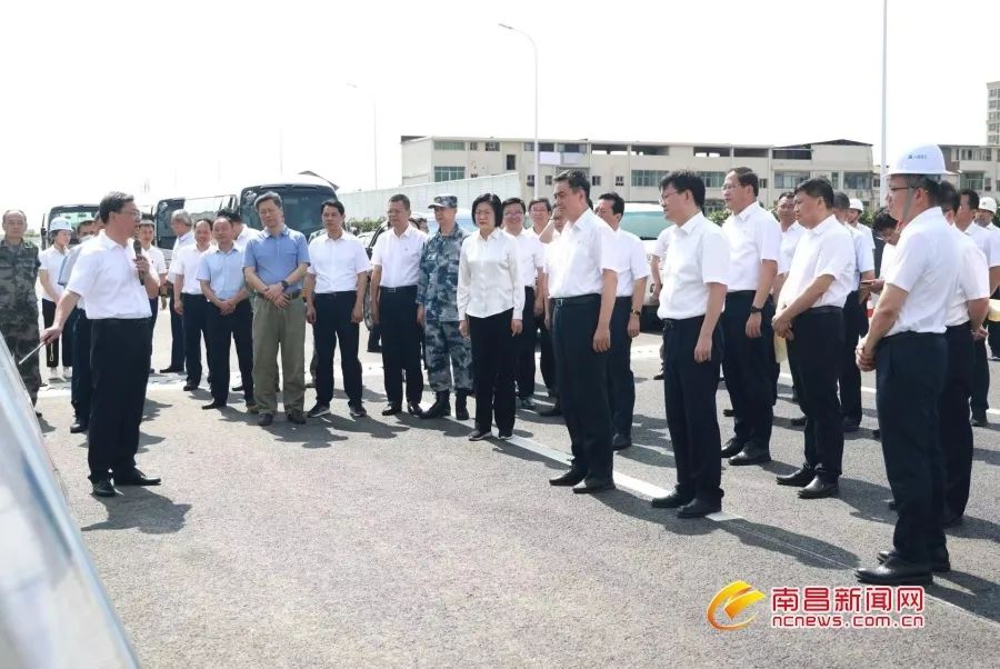 李紅軍萬廣明率市四套班子領導前往南外環高速察看